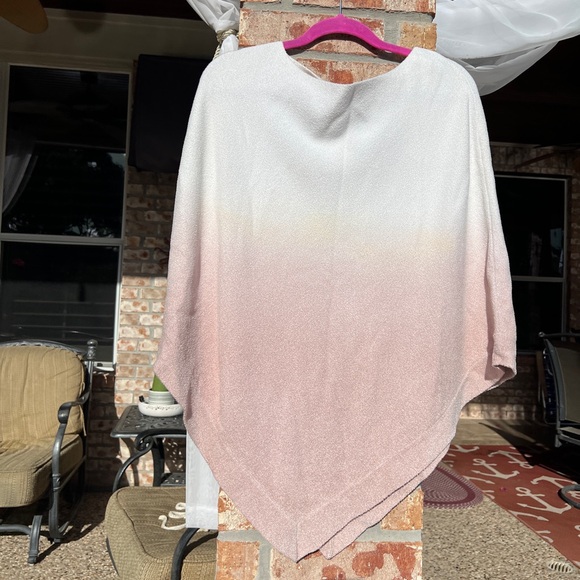 Barefoot Dreams Poncho - Picture 2 of 3